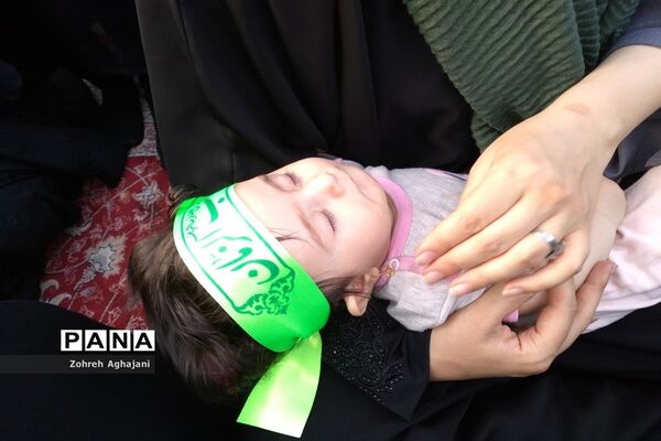 شور و حماسه زائران مسجد جمکران در همخوانی «سلام فرمانده»-6