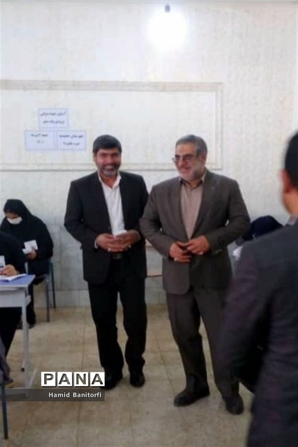بازدید سرپرست اداره‌کل آموزش و پرورش خوزستان از حوزه آزمون نمونه دولتی حمیدیه
