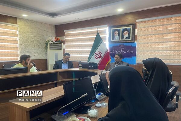 اولین جلسه گفت‌وگو محور هیات رئیسه مجلس دانش‌آموزی منطقه ۱۴