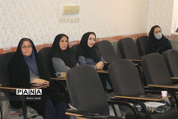 نشست مدیران مقطع متوسطه ناحیه یک اهواز
