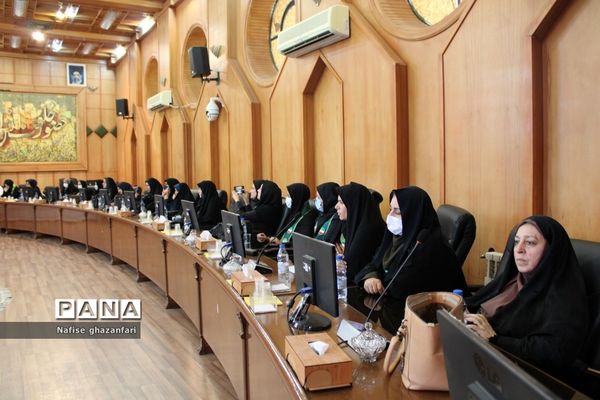 دیدار قائم مقام معاون وزیر در سازمان دانش‌آموزی کشور با مربیان پیشتاز سازمان دانش‌آموزی فارس