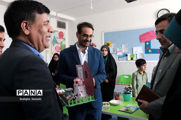 حضور معاون آموزش ابتدایی اداره‌کل آموزش و پرورش فارس در جمع فرهنگیان آباده