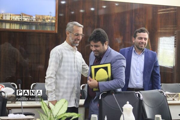 مراسم تکریم و معارفه مدیر سازمان دانش‌آموزی استان بوشهر
