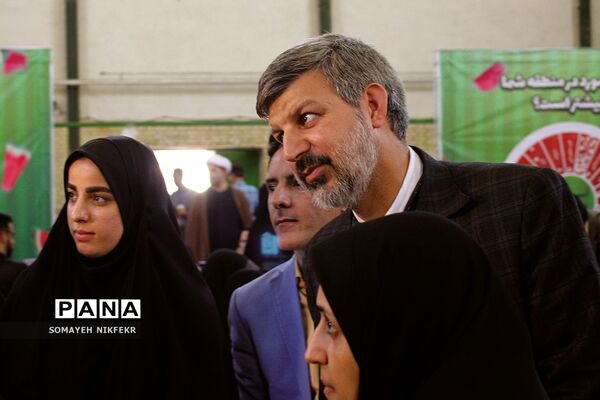 بازدید معاون پرورشی و فرهنگی وزارت آموزش و پرورش از رویداد ایده‌پردازی پیشخان