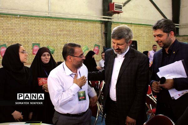 بازدید معاون پرورشی و فرهنگی وزارت آموزش و پرورش از رویداد ایده‌پردازی پیشخان