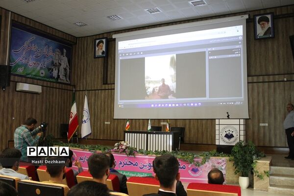 اولین نشست نمایندگان یازدهمین دوره مجلس دانش‌آموزی استان فارس