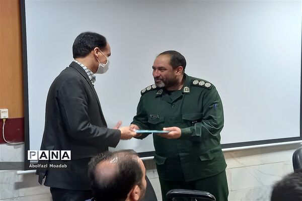 نشست هیات اندیشه‌ورز کانون بسیج فرهنگیان ناحیه کاشمر