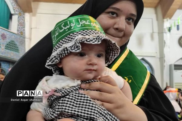 اجرای سرود سلام فرمانده در اجتماع بزرگ مردم شهرستان نور