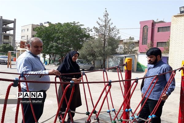 بازدید رئیس سازمان دانش‌آموزی استان فارس از پایگاه فعالیت تابستانی در ناحیه یک شیراز