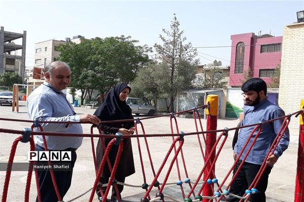 بازدید رئیس سازمان دانش‌آموزی استان فارس از پایگاه فعالیت تابستانی در ناحیه یک شیراز