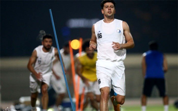 هافبک استقلال با اینکه قرارداد دارد، جدا می‌شود