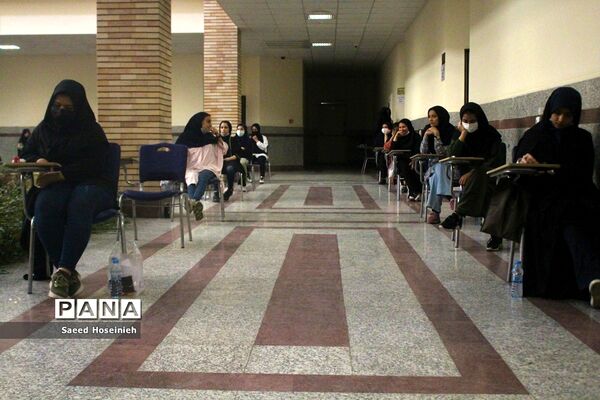 رقابت دانش‌آموزان در کنکور سراسری رشته تجربی در قم-3
