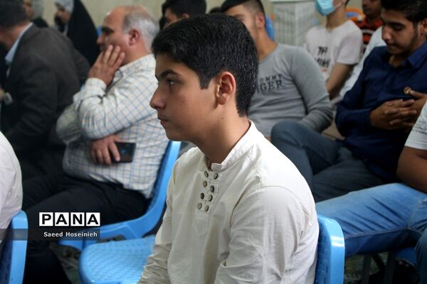 تجلیل از دانش‌آموزان برتر دبیرستان امام علی بن ابی طالب(ع)
