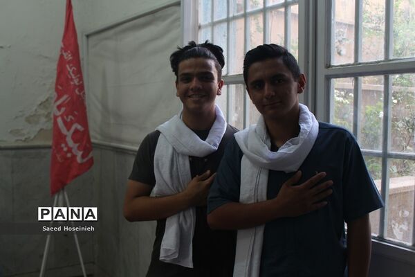 تجلیل از دانش‌آموزان برتر دبیرستان امام علی بن ابی طالب(ع)