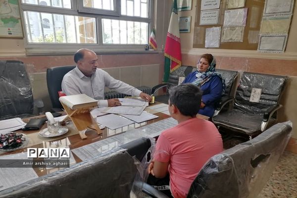 روند ثبت‌نام دانش‌آموزان تازه‌وارد متوسطه اول در مدارس منطقه ۱۳