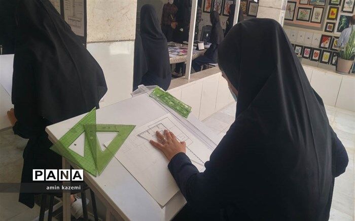آشنایی دانش‌آموزان با قوانین مالیات و چک مانع آسیب‌های اجتماعی جدی در آینده می‌شود