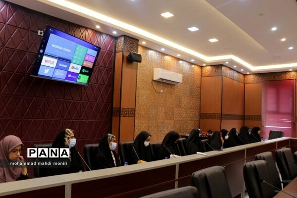 نشست اعضای سمن جوانان شهرستان دیر با مشاور جوان استاندار بوشهر