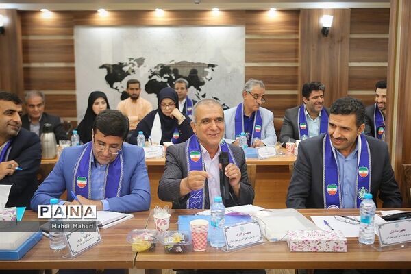 نشست صمیمانه مدیران سازمان دانش‌آموزی سراسر کشور-1