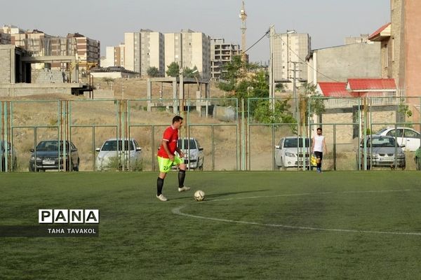 دیدار دوستانه فوتبال بین تیم‌های شهدای منطقه ۱۴ تهران و پیشکسوتان پردیس
