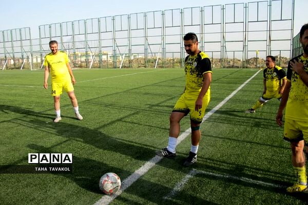 دیدار دوستانه فوتبال بین تیم‌های شهدای منطقه ۱۴ تهران و پیشکسوتان پردیس