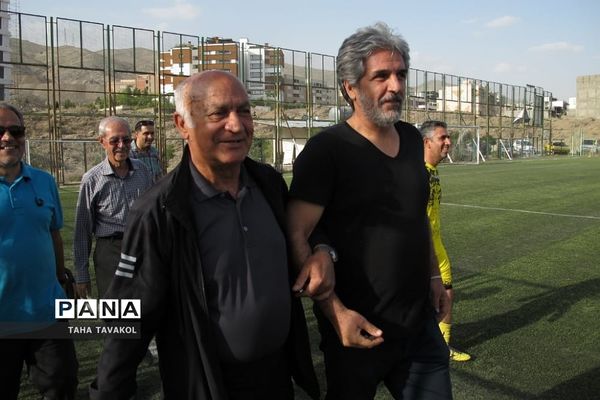 دیدار دوستانه فوتبال بین تیم‌های شهدای منطقه ۱۴ تهران و پیشکسوتان پردیس
