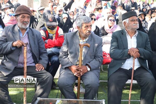 دهمین جشنواره گل محمدی در روستای آمقان بخش عنصرود