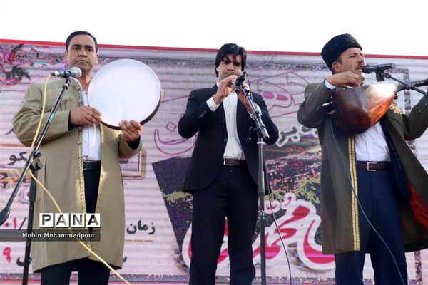 دهمین جشنواره گل محمدی در روستای آمقان بخش عنصرود