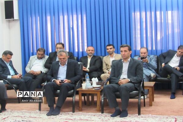 دیدار رئیس سازمان تامین اجتماعی با نماینده ولی فقیه