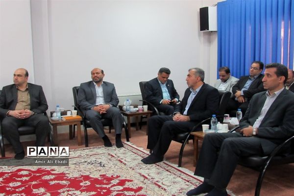 دیدار رئیس سازمان تامین اجتماعی با نماینده ولی فقیه