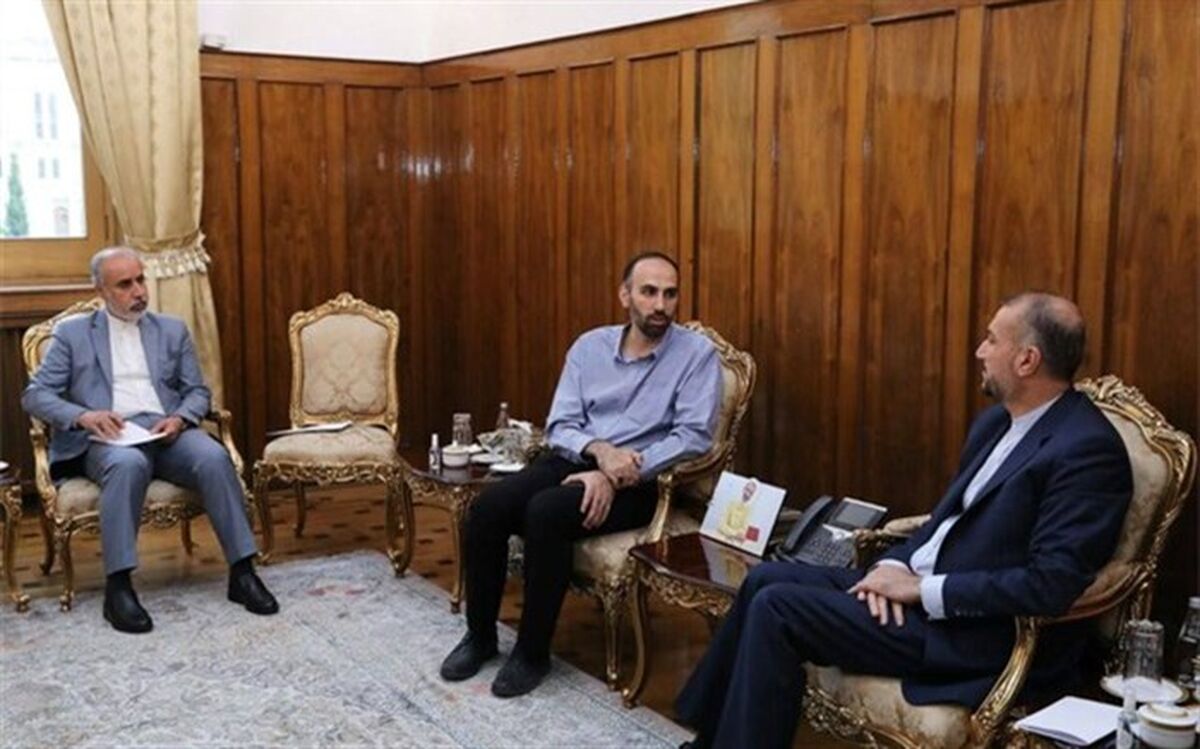 دیدار فرزند حمید نوری با وزیر امور خارجه
