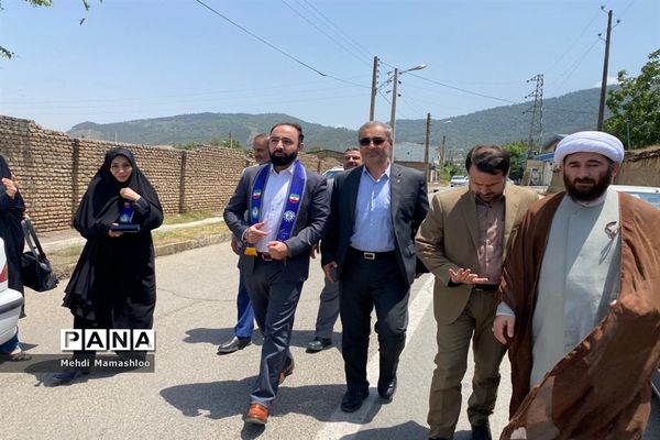 دیدار قائم مقام معاون وزیر در سازمان دانش‌آموزی کشور با خانواده شهید پیشتاز محمدجواد بای