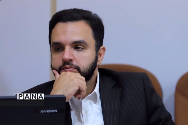 نشست معاون آموزش متوسطه وزیر آموزش و پرورش با اصحاب رسانه