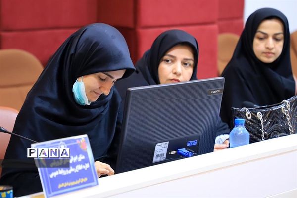 نشست معاون آموزش متوسطه وزیر آموزش و پرورش با اصحاب رسانه