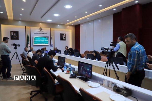 نشست معاون آموزش متوسطه وزیر آموزش و پرورش با اصحاب رسانه