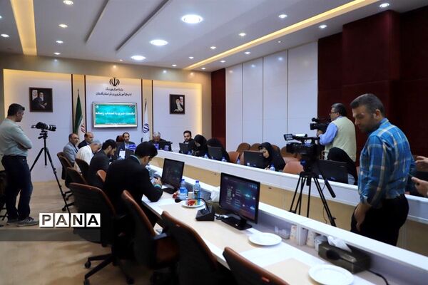 نشست معاون آموزش متوسطه وزیر آموزش و پرورش با اصحاب رسانه