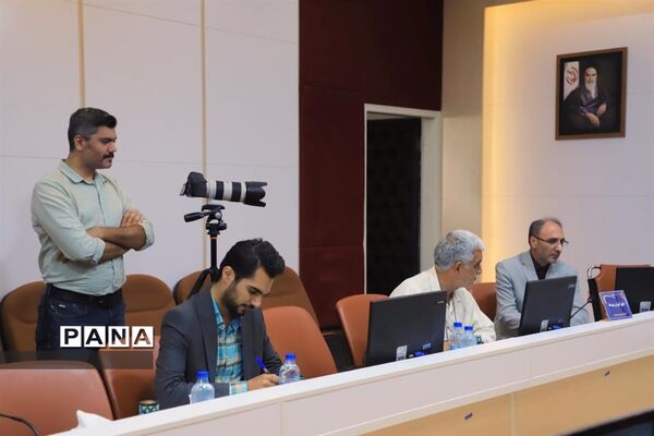 نشست معاون آموزش متوسطه وزیر آموزش و پرورش با اصحاب رسانه