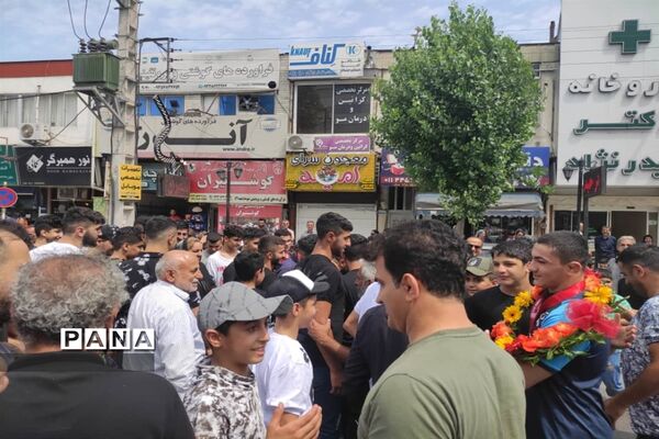 استقبال مردم شهرستان نور از قهرمانان کشتی آزاد آسیا