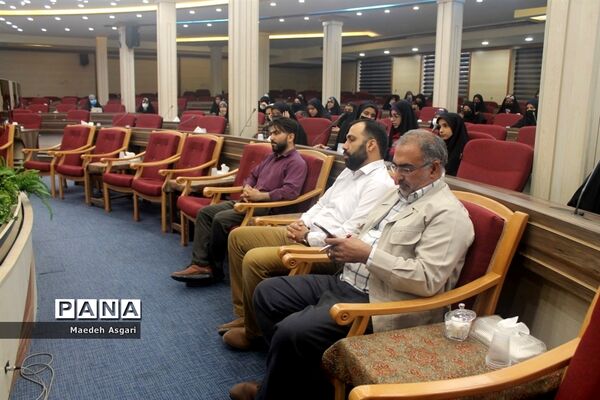 کارگاه حضوری آموزش خبرنگاری پانا ویژه دختران دانش‌آموز استان قم
