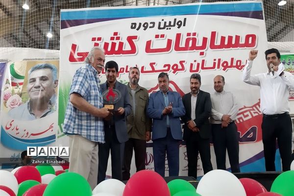 شهرستان ملارد میزبان کشتی نوجوانان کشور