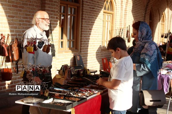 جمعه بازار صنایع دستی در تبریز