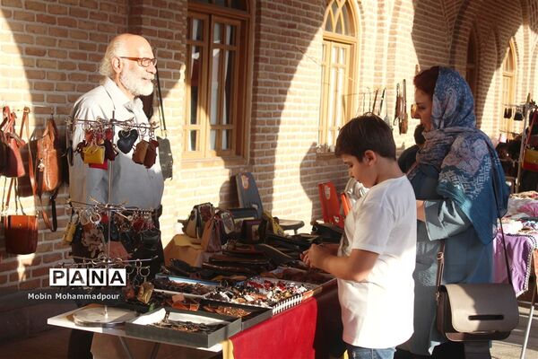 جمعه بازار صنایع دستی در تبریز