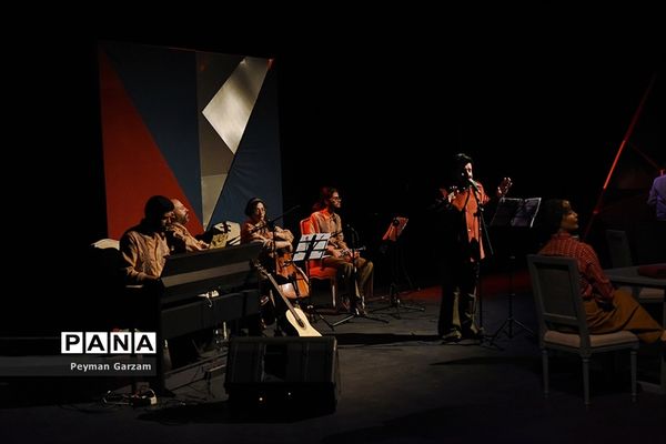 اجرای کنسرت نمایش «کافه لکانطه» در پردیس تئاتر شهرزاد