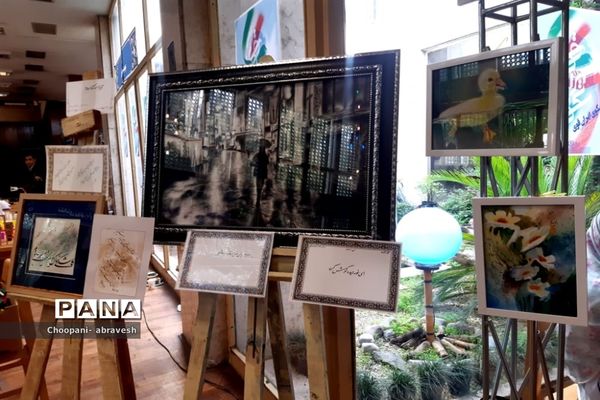 بازدید مدیرکل آموزش و پرورش شهر تهران از نمایشگاه دستاوردها و دست سازه‌های دانش‌آموزی