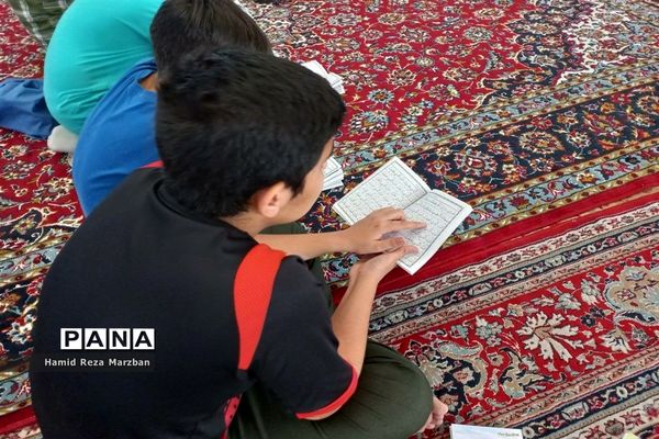 دعای روز عرفه درمصلی شهرستان اسلامشهر