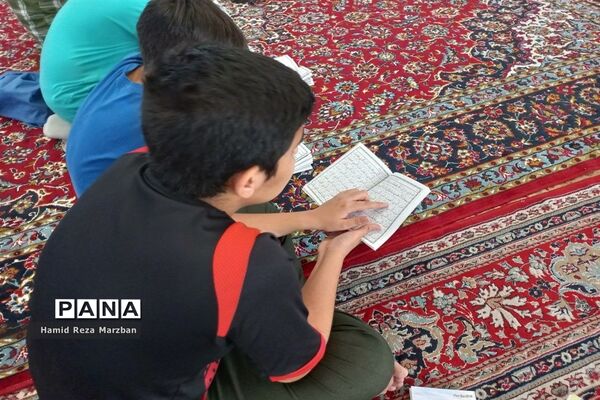 دعای روز عرفه درمصلی شهرستان اسلامشهر