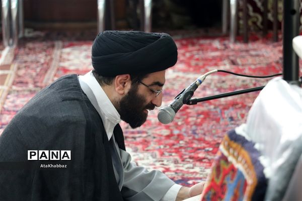 دست‌های التماس