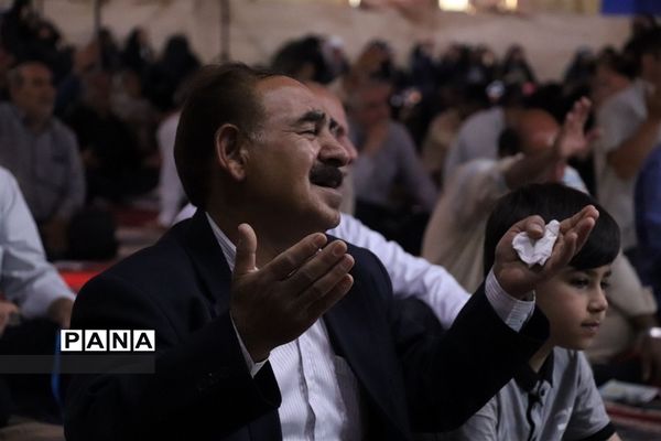 دست‌های التماس