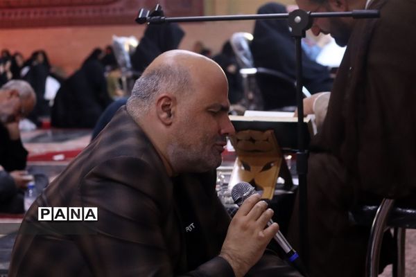 دست‌های التماس