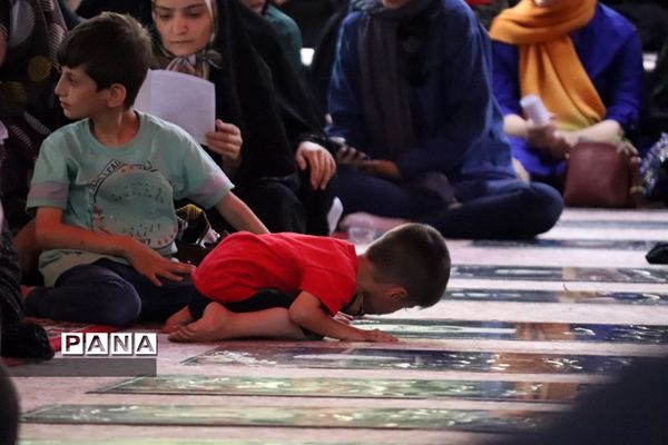 دست‌های التماس