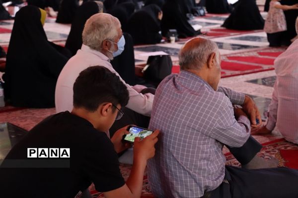 دست‌های التماس